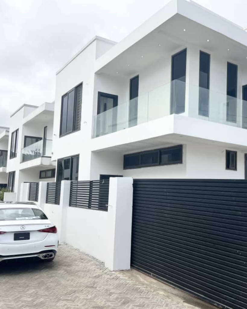 3 bedrooms with a maid’s quarters