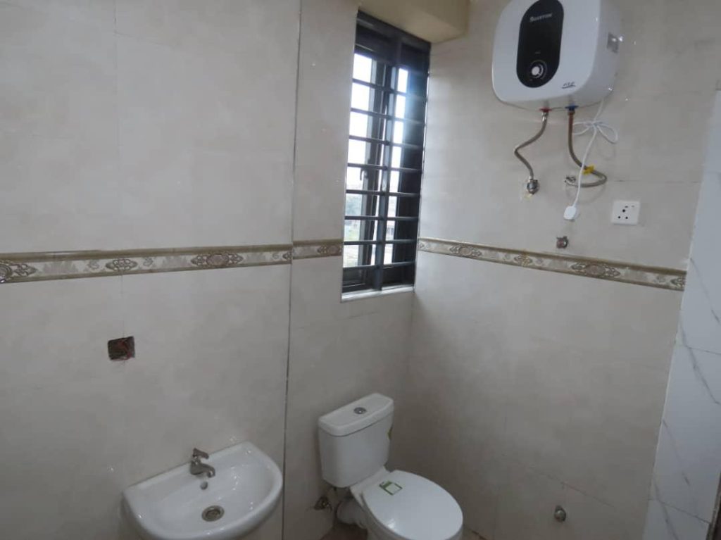 2 bedroom apartment with 3 washrooms